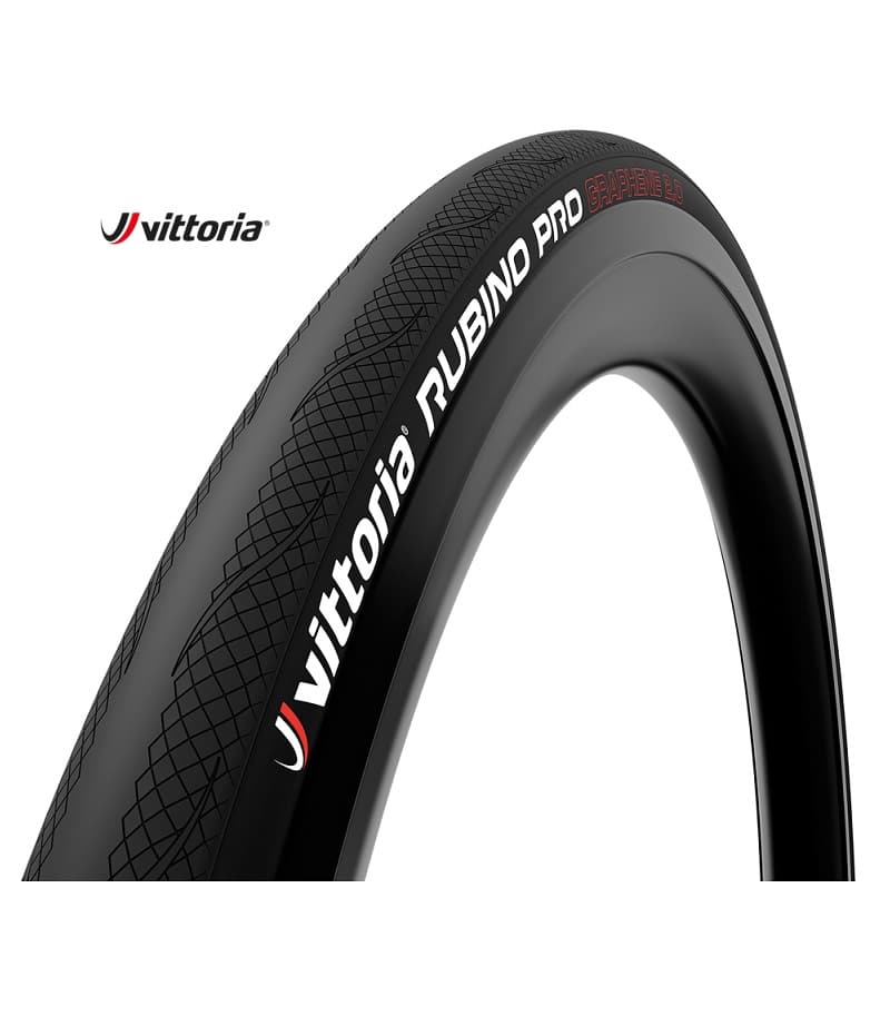 11A00147_27199.jpg Närbild av ett Vittoria Rubino Pro Graphene 2.0 cykeldäck med slitbanemönster, sidoväggsmärkning och logotyper mot en vit bakgrund.