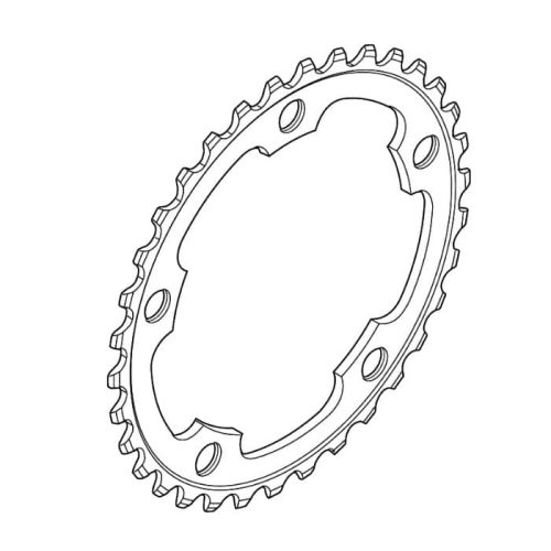 En svartvit linjeteckning av en cykelkedja med flera tänder och fyra bulthål, sedd i vinkel mot en vit bakgrund.