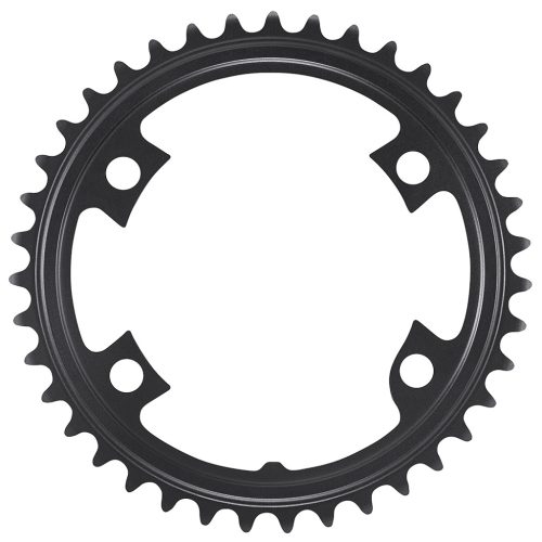 En svart cykelkedjekrans med jämnt fördelade tänder runt kanten och fyra bulthål för fastsättning. Kedjeringen visas mot en vit bakgrund.