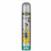 En hög silverfärgad aerosolburk märkt "Power Brake Clean" från Motorex