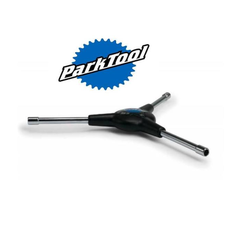 En Y-formad Park Tool hylsnyckel med tre handtag, som var och en slutar i en annan hylsstorlek, visas under den blåvita Park Tool-logotypen på en vit bakgrund.