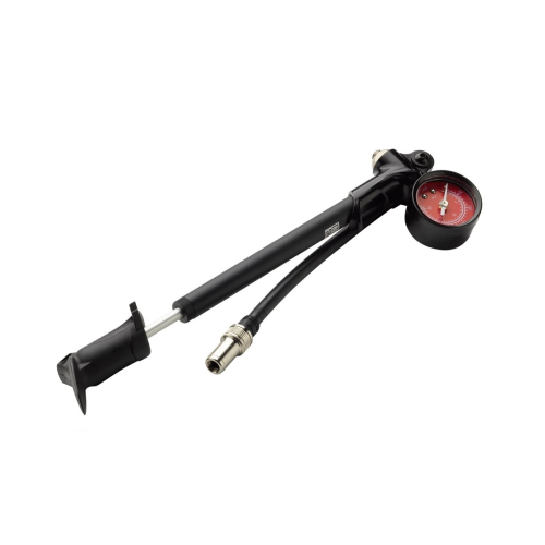 En svart chockpump för cykel med en tryckmätare som visar siffror på en röd bakgrund, en flexibel slang och en ventilanslutning av metall fäst i änden.