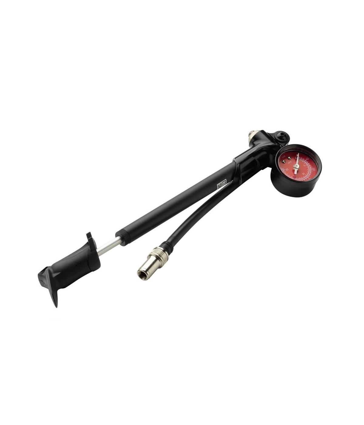 ROCKSHOX-Fork-Shock.png En svart chockpump för cykel med en tryckmätare som visar siffror på en röd bakgrund, en flexibel slang och en ventilanslutning av metall fäst i änden.