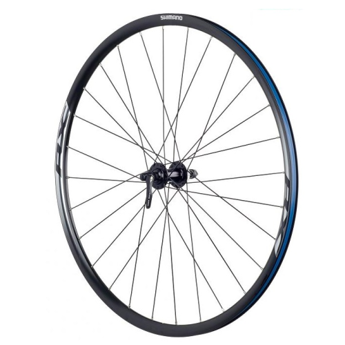 Ett svart cykelhjul med tunna metallekrar, en blå rand längs ena sidan av fälgen, ett centralt nav och en snabbkoppling, mot en vit bakgrund.