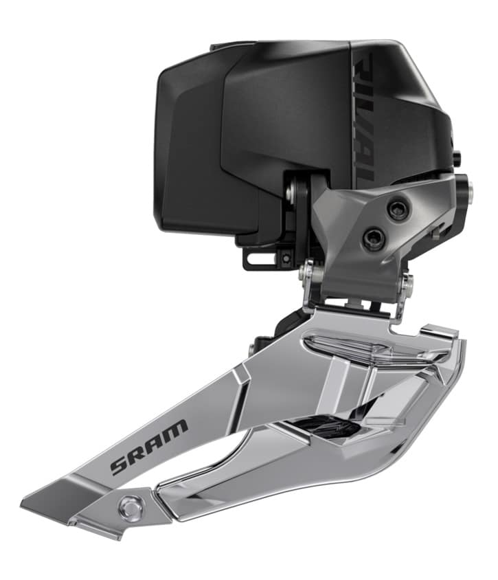 Sram-rival-axs-framvaxel.jpg En närbild av en SRAM elektronisk cykelväxel, som visar dess metalliska och svarta komponenter med SRAM-logotypen synlig på den silverfärgade delen.
