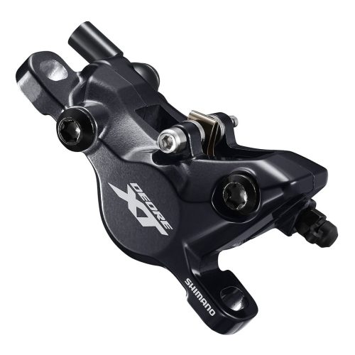 Ett svart Shimano Deore XT hydrauliskt skivbromsok för cyklar med synliga bultar och logotyp, isolerat mot en vit bakgrund.
