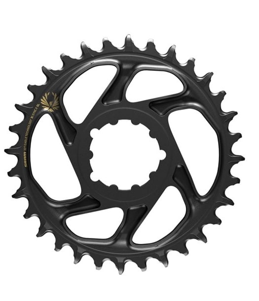Xsync-2-SL-eagle-Sram-of6-guld.jpg En svart cykelkedjekrans med 32 jämnt fördelade tänder, fem utskurna sektioner och ett centralt monteringshål, mot en vit bakgrund.