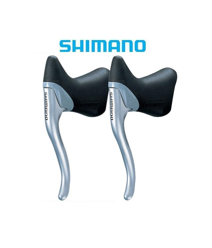 bromsreglage-shimano-tiagra-bl-r400.png Två silverfärgade Shimano-bromshandtag för cykel med svarta kåpor visas sida vid sida mot en vit bakgrund. Shimanos logotyp visas ovanför spakarna i blå text.