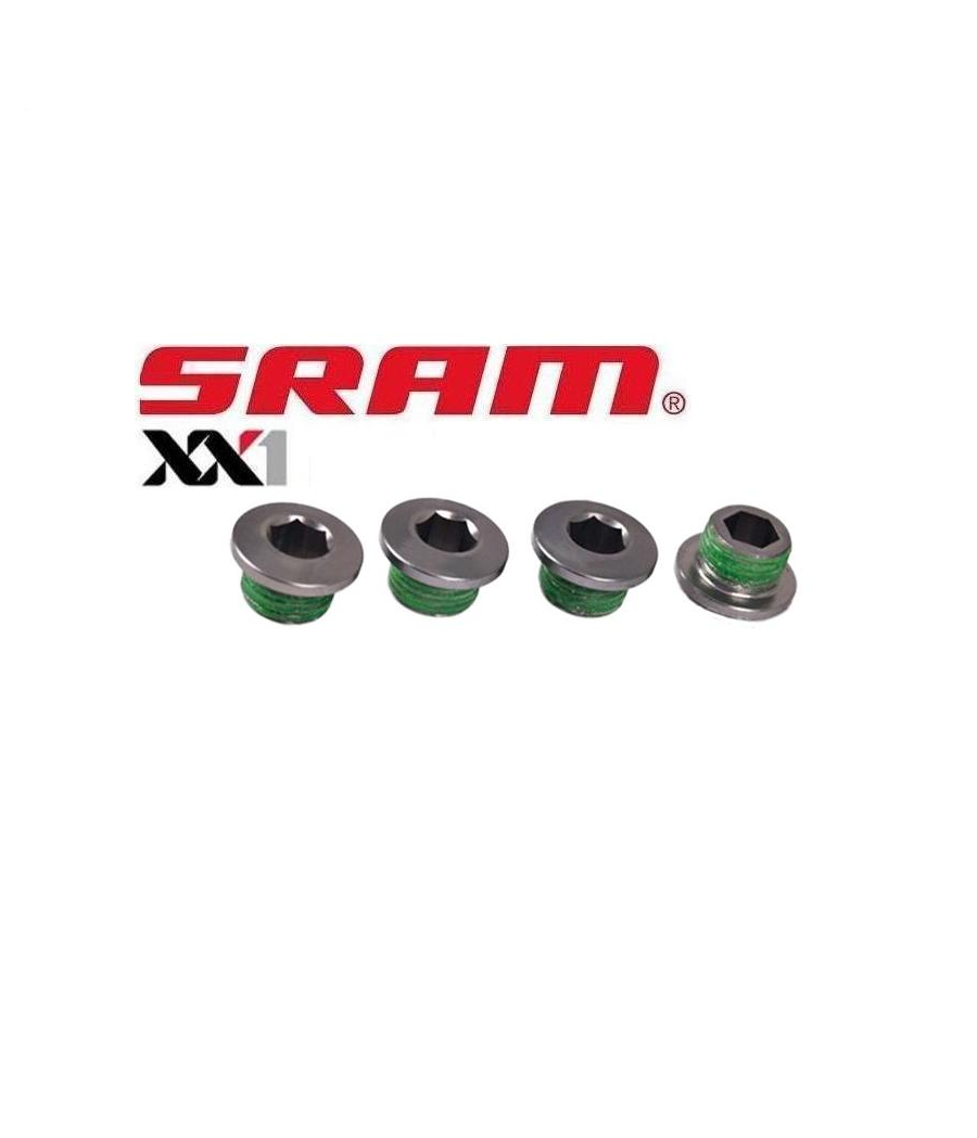 drevbult-sram-xx1.png Fyra metallbultar med grön gänglåsning är placerade framför den röda SRAM-logotypen och den svarta texten "XX1" på vit bakgrund.