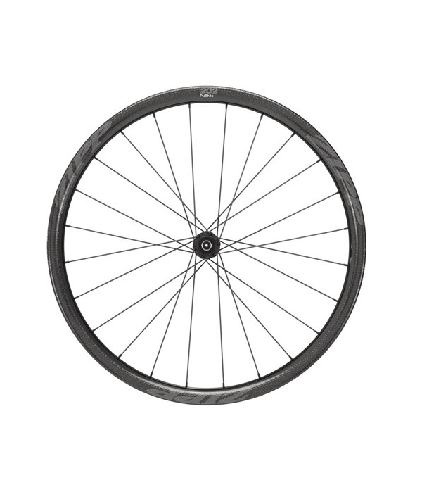 framhjul-zipp-202-nsw-disc.png Ett svart cykelhjul med kolfiberfälg och tunna ekrar av metall, sett från sidan mot en vit bakgrund.