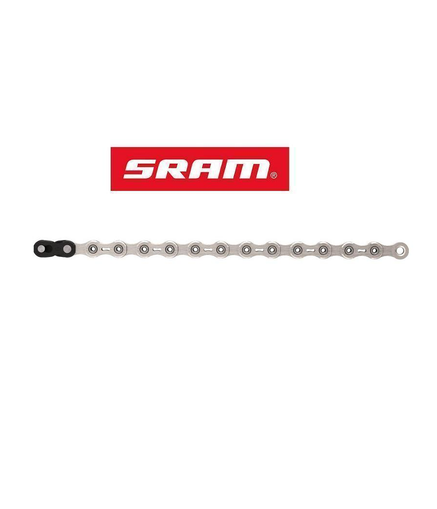 kedja-sram-pc-xx1.png En silverfärgad cykelkedja är placerad i en rak linje under en röd rektangel med den vita texten "SRAM" centrerad ovanför den på en vit bakgrund.