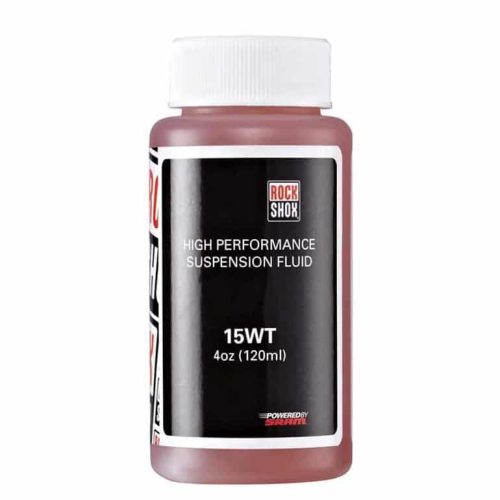 En plastflaska märkt "RockShox High Performance Suspension Fluid 15WT, 4oz (120ml)" med ett vitt lock och en svart etikett. Flaskan innehåller en rödaktig vätska.