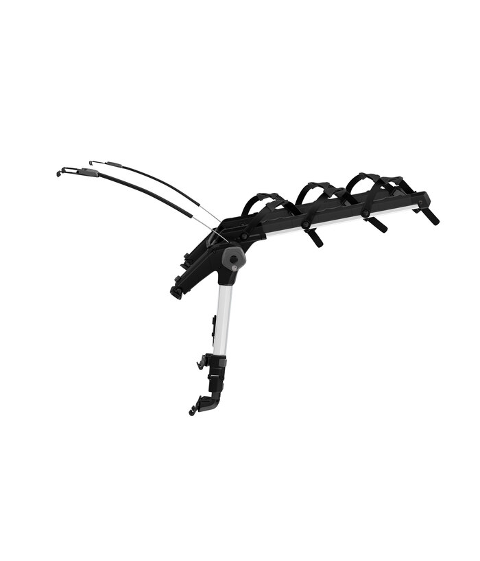 thule-outway-hanger-3.1.png Ett svart och silverfärgat cykelställ avsett för montering på baksidan av ett fordon, med justerbara armar, stödstänger och remmar för fastsättning av flera cyklar.
