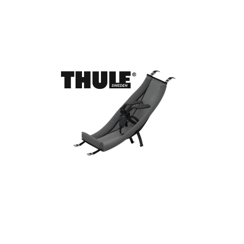 En grå barnstolsinsats med Thule-märke och säkerhetsremmar, utformad för extra komfort och stöd, på en vit bakgrund med Thule Swedens logotyp ovanför.