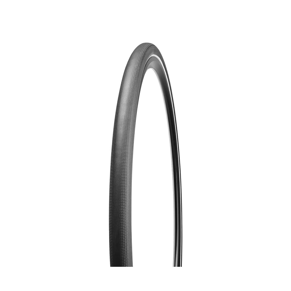 00015-900_TIRE_SW-TURBO-ALLROUND-2-TU_BLK_HERO Närbild av ett tubdäck Specialized S-Works Turbo Tubular Allround 2 26-622 mot en ren