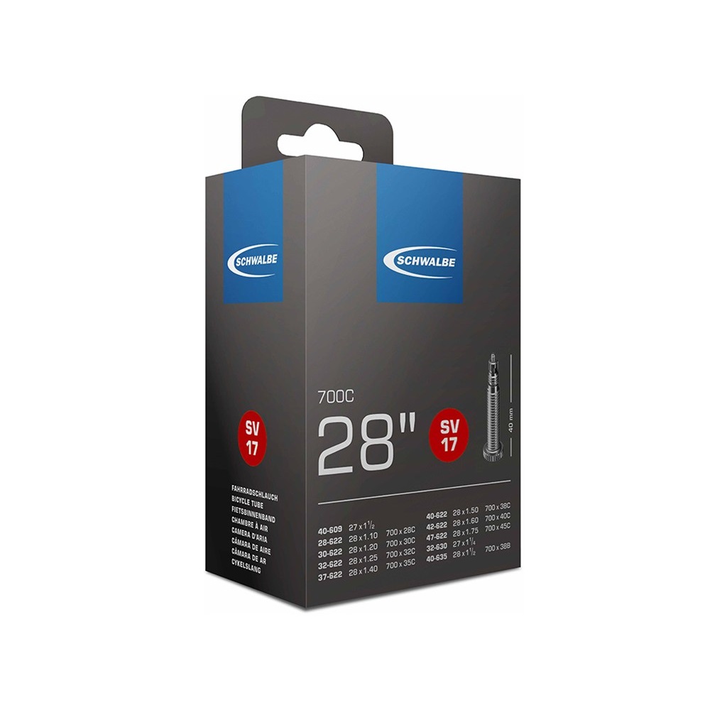 10429343 Schwalbe SV17 racercykel slang för 700C hjulstorlek visas på ett kartong i en studiobelysning. Produktinformationen visar olika kompatibla storlekar, inklusive 28x1.10, 28x1.20, och 28x1.25.