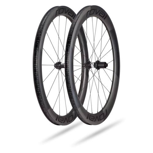 Två Roval Rapide CL II Disc hjulpar för racer, fram och bak, presenteras mot en vit bakgrund. Detaljerade ekrar och Roval-logotypen syns tydligt i mjukt, diffust ljus.