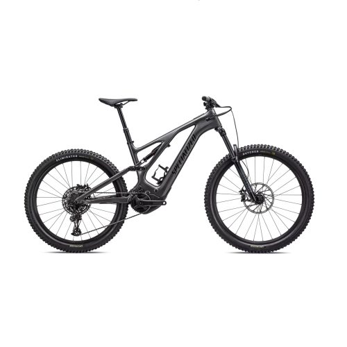 Svart Specialized Levo Carbon el-mountainbike i profil. Detaljerade däck