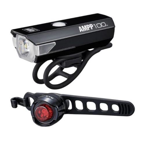 En svart Belysningset Cat Eye fram AMPP 100 bak ORB USB inkluderar en rektangulär AMPP100 framlampa och en rund baklampa, båda fästa med justerbara gummiband.