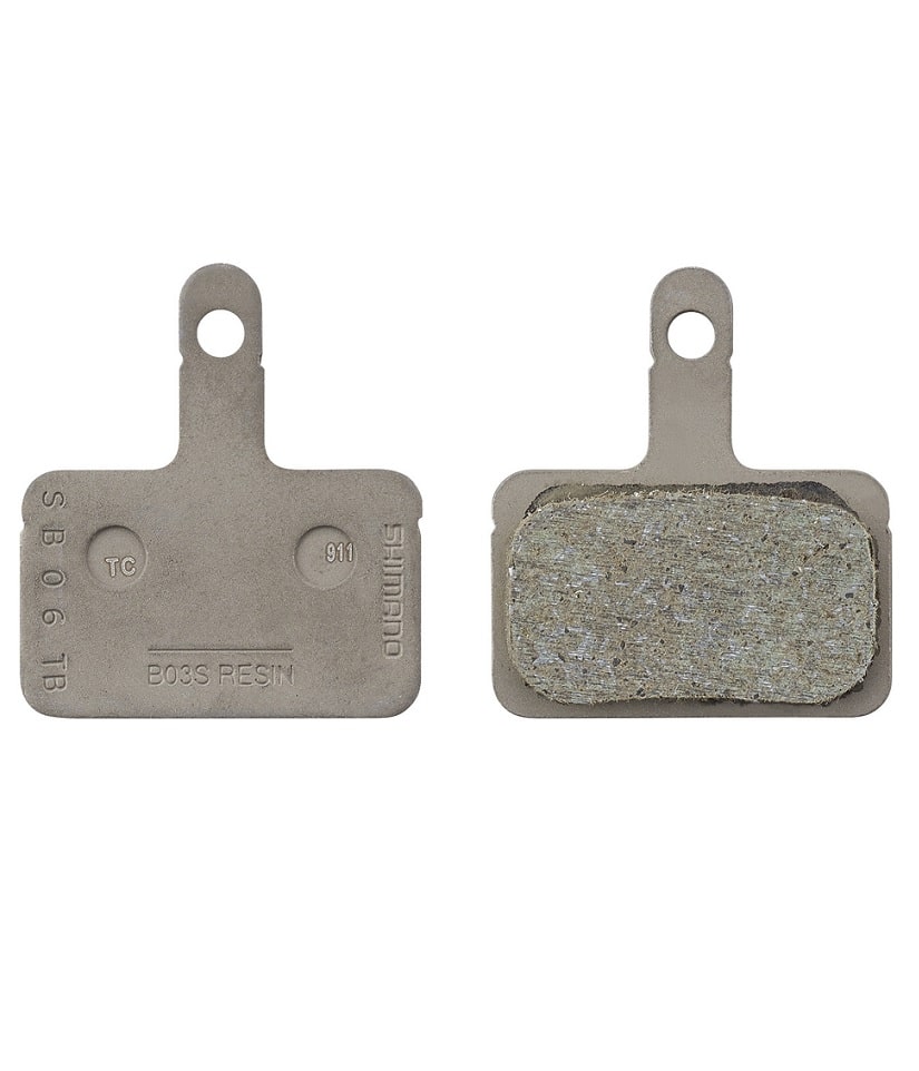 B03S-Resin.jpg Två Shimano B05S resin skivbromsbelägg visas mot en vit bakgrund