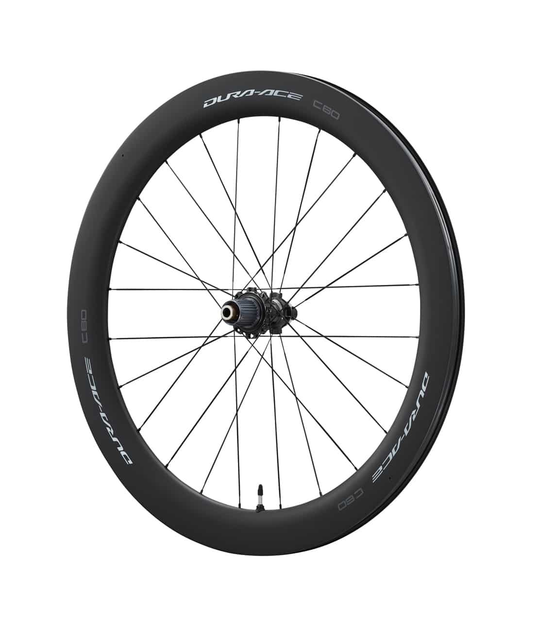 Bakhjul-R9270-C60-Carb-Tubeless-Disc.jpg Ett Shimano Dura Ace WH-R9270-C60 kolfiberhjul för skivbromsar visas i en studiofotografering med jämn belysning. Fokus ligger på detaljerna i hjulkonstruktionen och Dura-Ace märkningen.