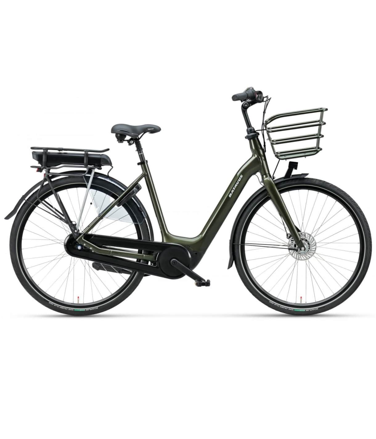 Batavus-Luca-LX-morkgron.jpg En grön elcykel med genomgående ram, bakre batteri, svarta skärmar och en trådkorg fram. Cykeln är avbildad i profil mot höger på en vit bakgrund.