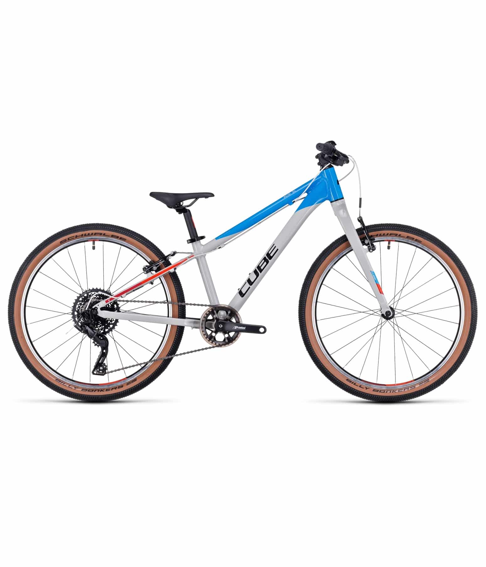 Cube-Acid-240-SLX.jpg En vit och blå Cube mountainbike med svart sadel, rakt styre och brunfärgade däck visas från sidan mot en vit bakgrund.