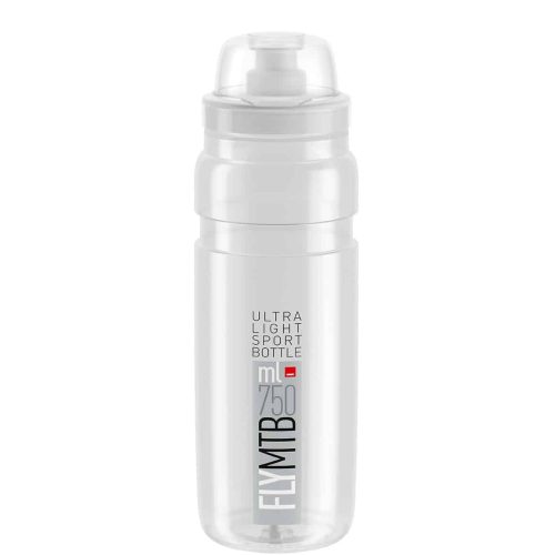 En transparent Vattenflaska Elite FLY MTB sportflaska (750 ml) med vit kapsyl och munstycke står upprätt mot en vit bakgrund. Etiketten har texten "Ultra Light Sport Bottle FLY MTB" i svart och grå text.