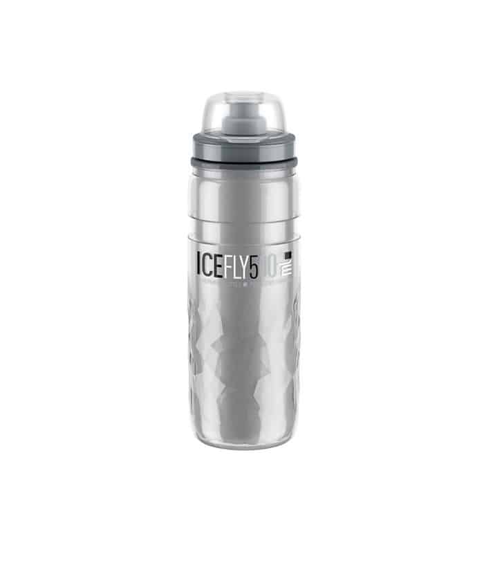 ICE-FLY-500-SMOKE.jpg En vattenflaska i genomskinlig plast med namnet "Thermoflaska Elite Icefly för varma eller kalla drycker" med grått lock och push-pull-pip, mot en vit bakgrund.