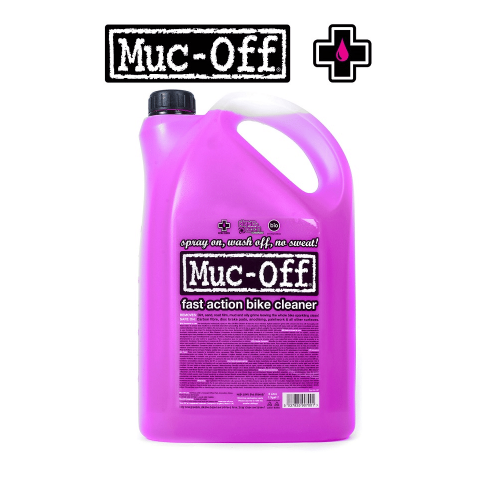 En flaska Muc-Off Bio Bike Cleaner i rosa plast står i bra ljus. Bilden visar varumärket tydligt och texten beskriver produktens rengöringsegenskaper.