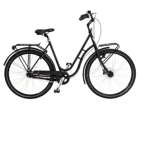 En svart genomgående stadscykel med främre och bakre pakethållare, skärmar och upprätt styre, mot en vit bakgrund.