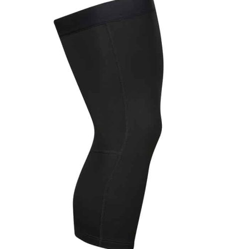 Pearl Izumi Elite Thermal knävärmare, en svart stretchig knävärmare, visas på en vit bakgrund som visar en sidovy av knäet plus en del av låret och vaden.