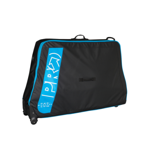 Mjuk svart cykelväska från Pro Bike Travel Case, kantad med ljusblått och med hjul. Väskan står i en studio med mjuk belysning, redo för transport.