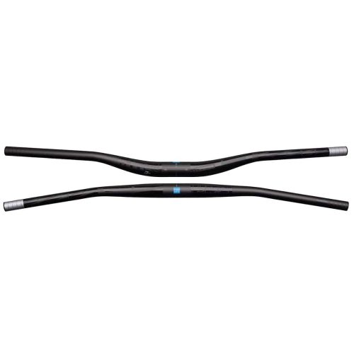 Två Pro Tharsis 3Five carbon MTB-styren, 800 mm breda, 30 mm rise, avsedda för 35 mm styrinfästning. Svart färg och detaljerad kolfiberstruktur under stark, jämn belysning.