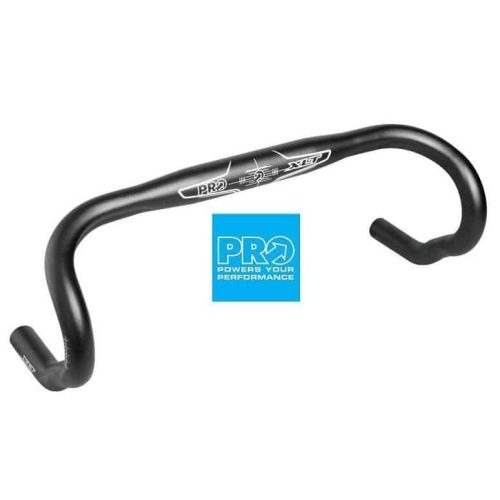 Cykelstyre Pro XLT Anatomic oversize 31,8mm i svart, elegant design med tydliga PRO-logotyper. Studioljus framhäver styrets kurvor och detaljer mot en ren, vit bakgrund.