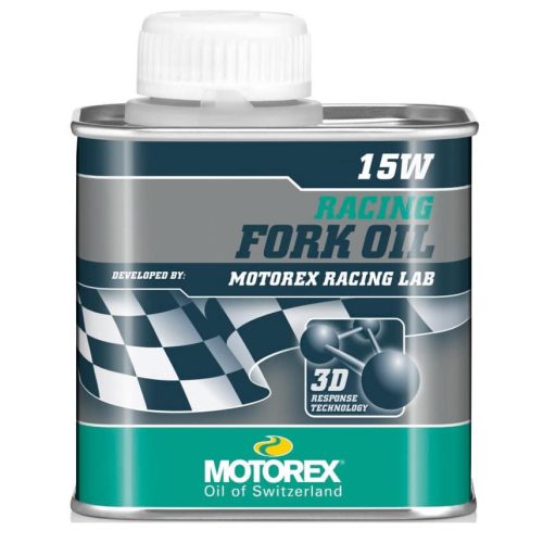 Motorex 15W gaffelolja i metallbehållare med vit kork, etikett i grått och grönt. Texten "15W RACING FORK OIL" framhävs. 3D-molekylstruktur och schackrutig flagga bidrar till racingatmosfären.