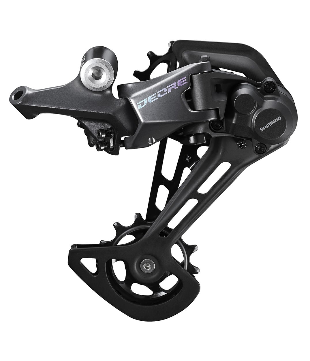 Shimano-Deore-RDM6100SGS.jpg Närbild av en Shimano Deore RD-M6100 Shadow+ bakväxel för 12-delat system. Detaljerade texturer och komponenter syns tydligt i ett jämnt, studioliknande ljus. Logotyperna "DEORE" och "SHIMANO" är framträdande.
