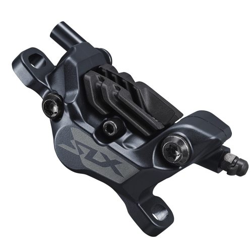 Bromsok Shimano SLX BR-M7120 i detalj, framhävt mot en ljus bakgrund. Den matta, mörkgrå finishen och de synliga skruvarna ger en teknisk och robust känsla, perfekt för cykelentusiaster.