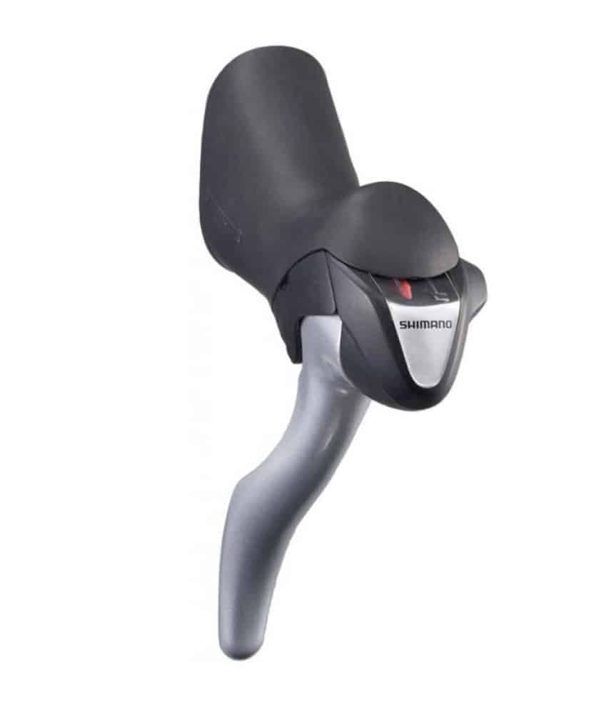 Shimano-STI-Reglage-8-v-ST2300.jpg Shimano ST-2300 växelreglage för bakväxeln, designad för 8 växlar. En detaljerad bild i en neutral atmosfär, med fokus på reglagets ergonomi och Shimano-logotypen.