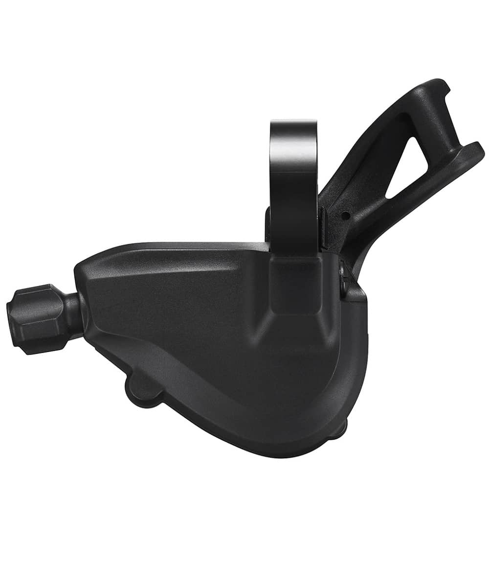 Shimano-reglage-vanster-SL-M5100.jpg Detaljerad bild av ett svart Shimano Deore SL-M5100 vänster växelreglage för 2 växlar. Produktfotografering med jämn belysning och fokus på textur.
