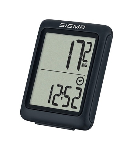 Sigma-BC5.jpg En svart Cykeldator Sigma BC 5.0 visar 17,2 km/h på den övre skärmen och 12:52 på den undre, lite snett placerad.