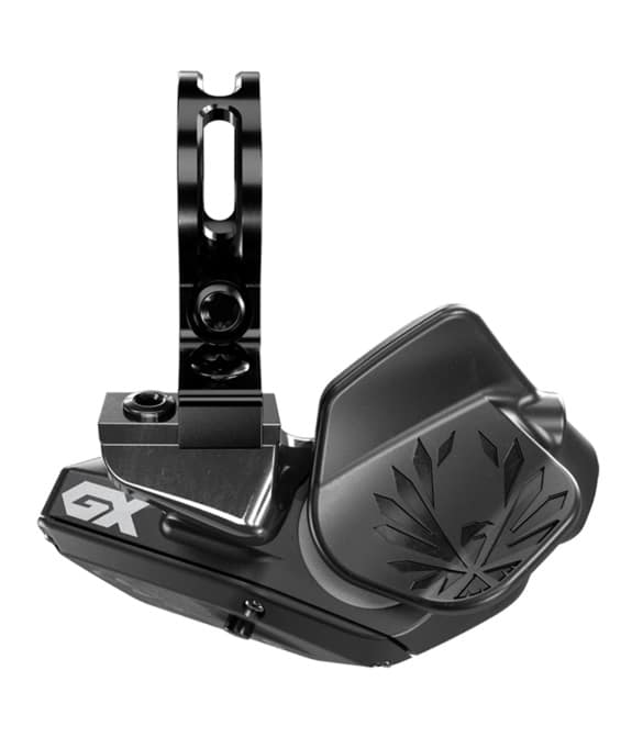 Sram-GX-Eagle-AXS-Reglage.jpg Sram GX Eagle AXS 12-växlad växelreglage i svart utförande. Detaljerad bild med fokus på reglagets design och "GX"-märkning, mot en ren, vit bakgrund.