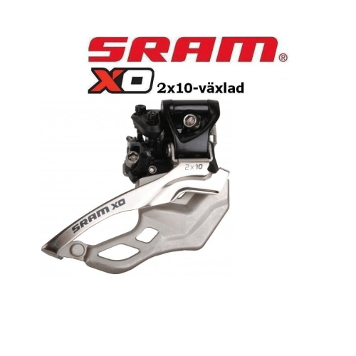 Silverfärgad framväxel Sram X0 2x10s med hög klämma, avbildad i detalj. God belysning framhäver växelkassetten, med Sram logotypen synlig ovanför. Del av produktsidan 'Framväxel Sram X0 högklamma, 2x10s'.
