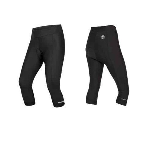 Två vyer av Endura Xtract Gel Knicker II Women i svart visas mot en vit bakgrund, med framsidan till vänster och baksidan till höger för att framhäva design och sömmar.