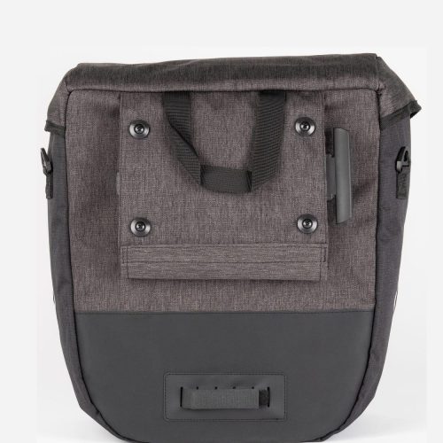 Sidoväska Atran Velo Zap Single 25 L, AVS är en grå och svart rektangulär väska med tyg och syntetmaterial, korta svarta handtag, två tryckknappar och en framficka. Den moderna, minimalistiska designen visas på en vit bakgrund.
