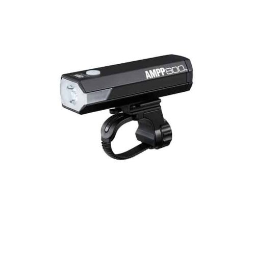 En Framlampa CatEye Ampp800 lumen cykelstrålkastare i svart med rektangulär form, fäst på ett styrfäste med en justerbar rem, mot en vit bakgrund.