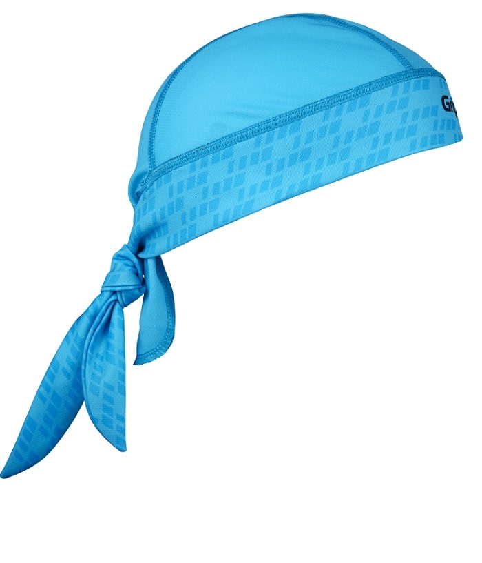 bandana-bla.jpg A GripGrab bandana i olika färger, visad här i ljusblått med diskret diamantmönster och sidosnodd, mot vit bakgrund.