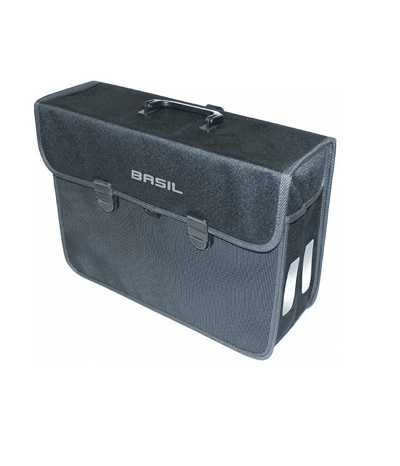 basil.malaga.xl_.png En svart rektangulär Cykelväska Basil Malaga XL 17 liters väska med topphandtag, två frontspännen och en reflekterande sidostrip, mot en vit bakgrund.