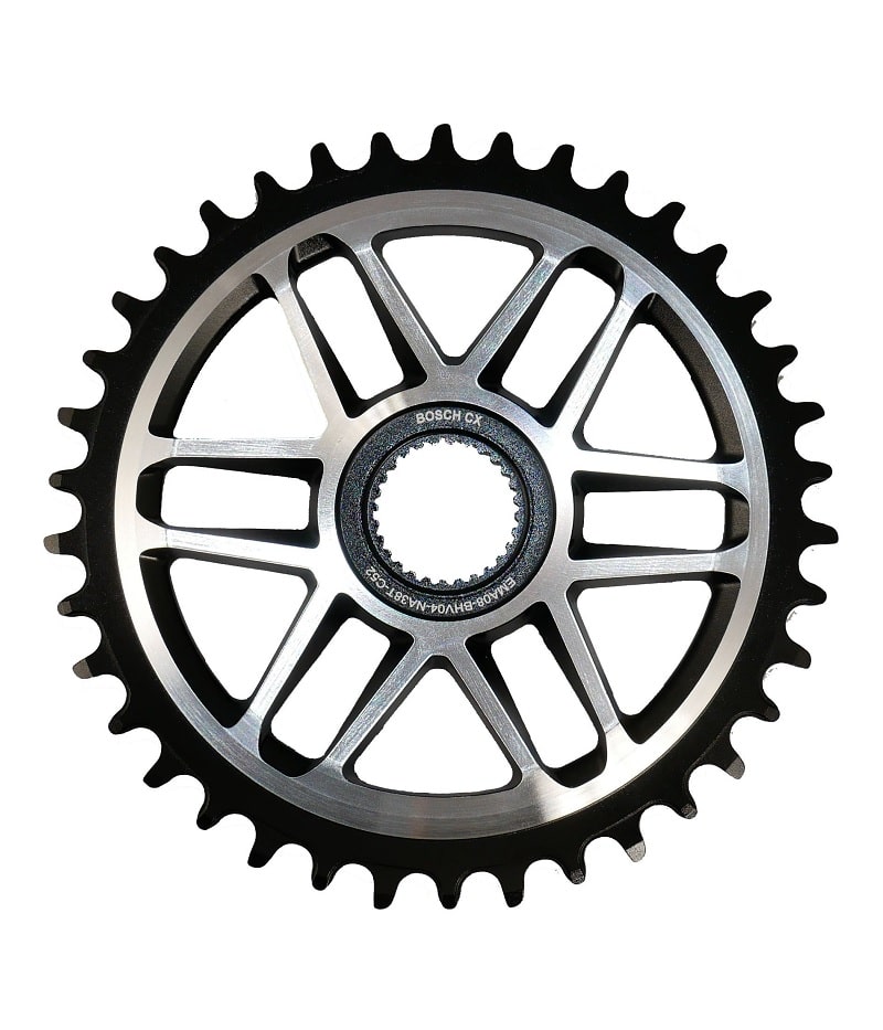 bosch-direct-mount-chainring-38-teeth-narrow-wide.jpg Detaljerat foto av ett Haibike direct mount framdrev för Bosch-motorer, avsett för 1x10, 11 eller 12-växlade system. Starkt ljus framhäver den silverfärgade konstruktionen och de svarta tänderna.