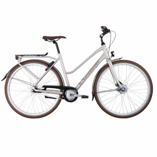 En beige stadscykel med bruna däck, pakethållare bak, främre och bakre skärmar och upprätt styre, sedd från sidan mot en vit bakgrund.